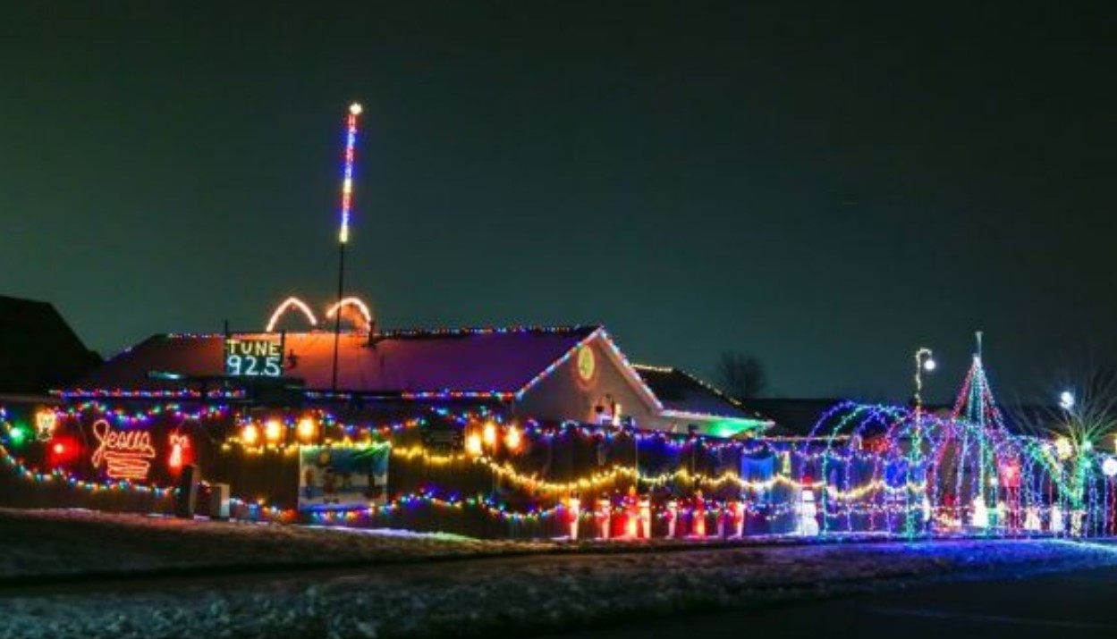 Bozak Family Christmas Light Show NITDC